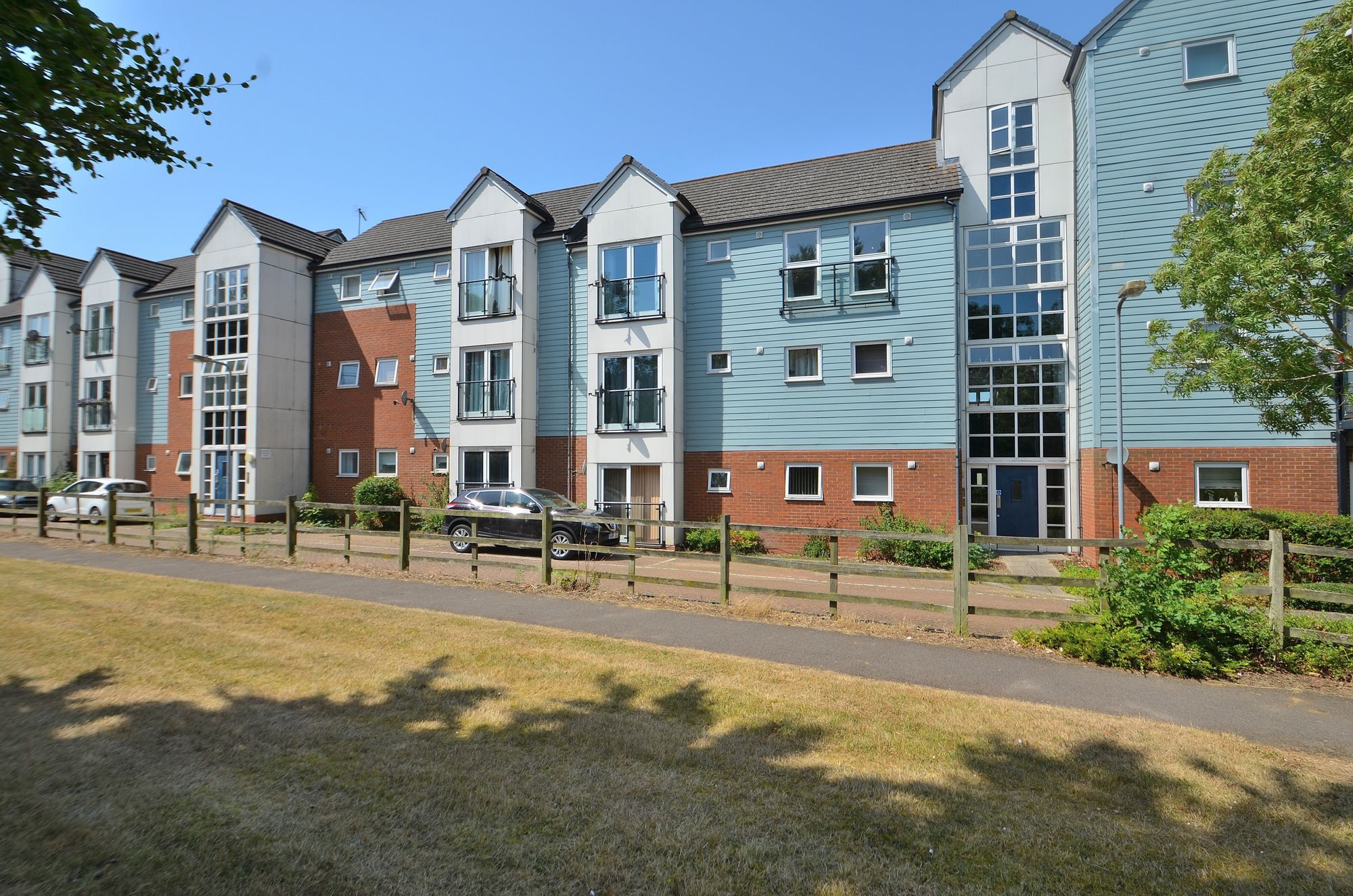 2 bed flat to rent in Bridge Hook Close, Wolverton Mill MK12 Zoopla