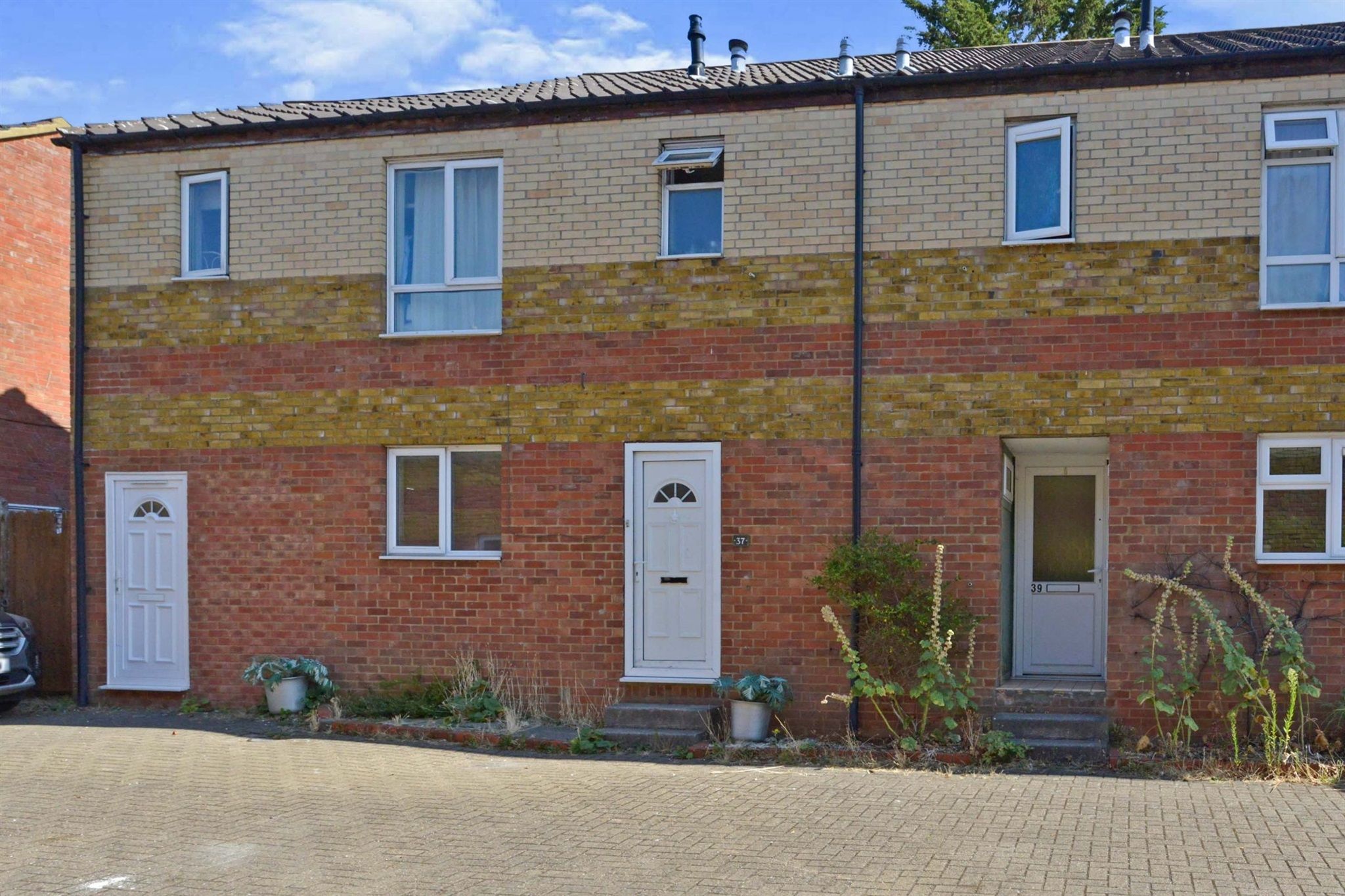 4 bed semidetached house for sale in Wisley Avenue, Bradwell Common