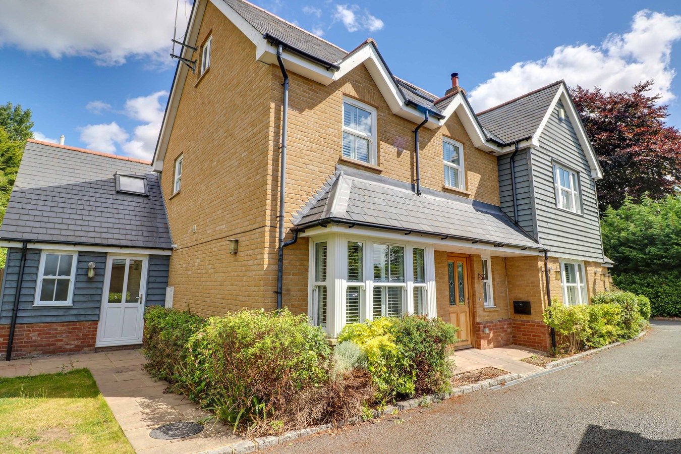 5 bed detached house for sale in High Wych Road, Sawbridgeworth CM21