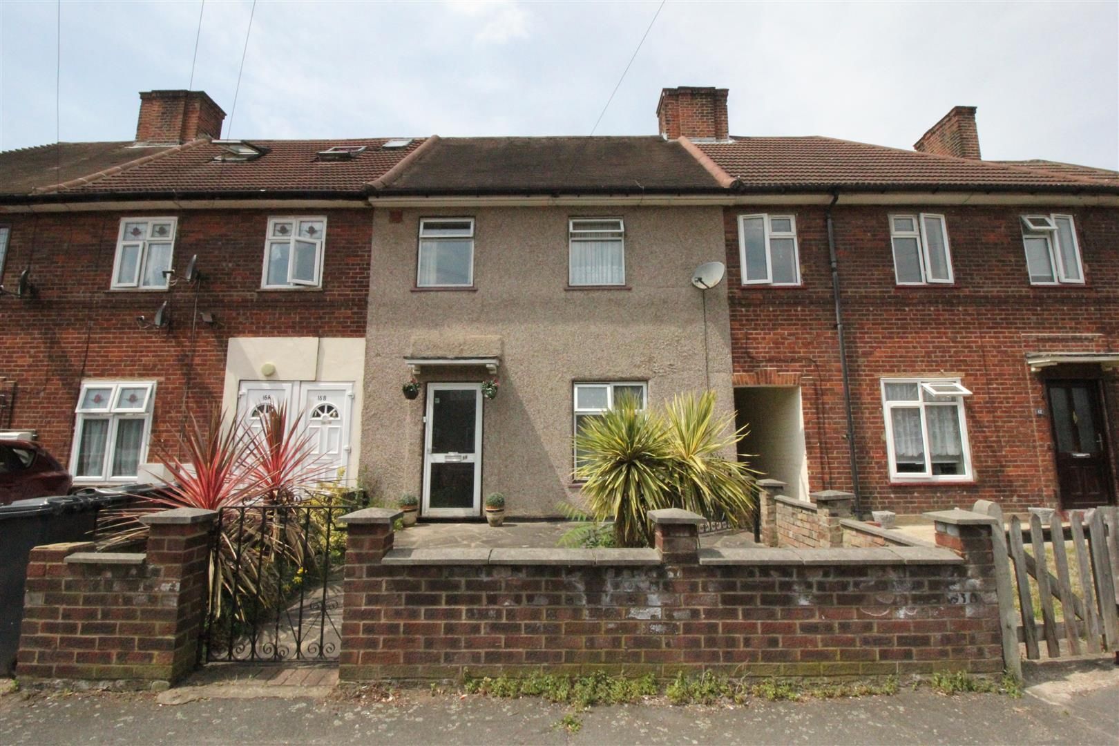 3 bed terraced house for sale in Chittys Lane, Dagenham RM8 Zoopla