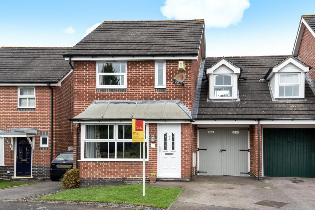 3 bed linkdetached house for sale in Broadmeadow End, Thatcham RG18