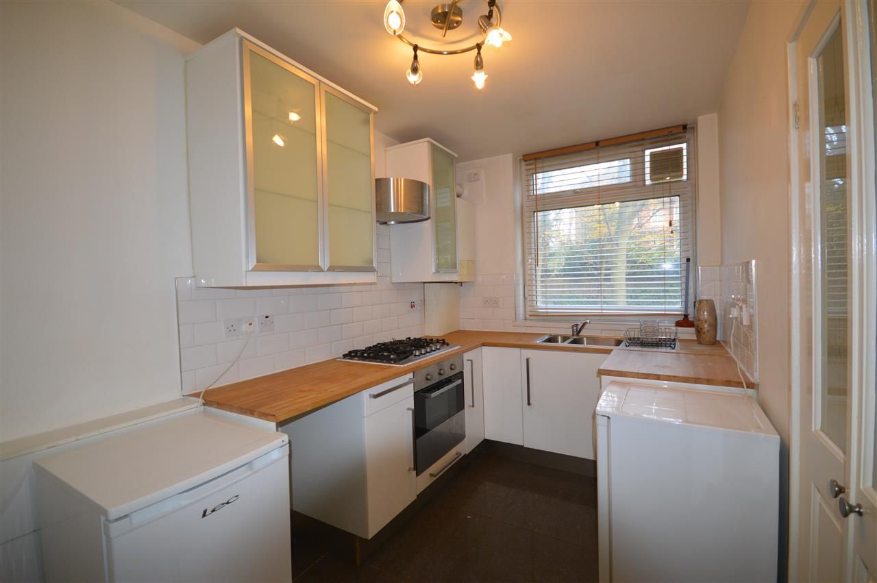 1 bed flat to rent in Bisley House, Wimbledon Park Side, London SW19