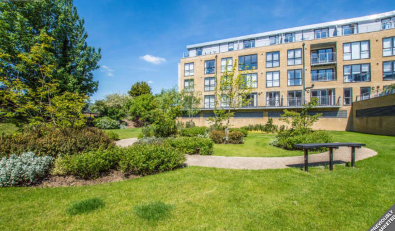 2 bed flat to rent in Smeaton Court, Hertford SG13 Zoopla