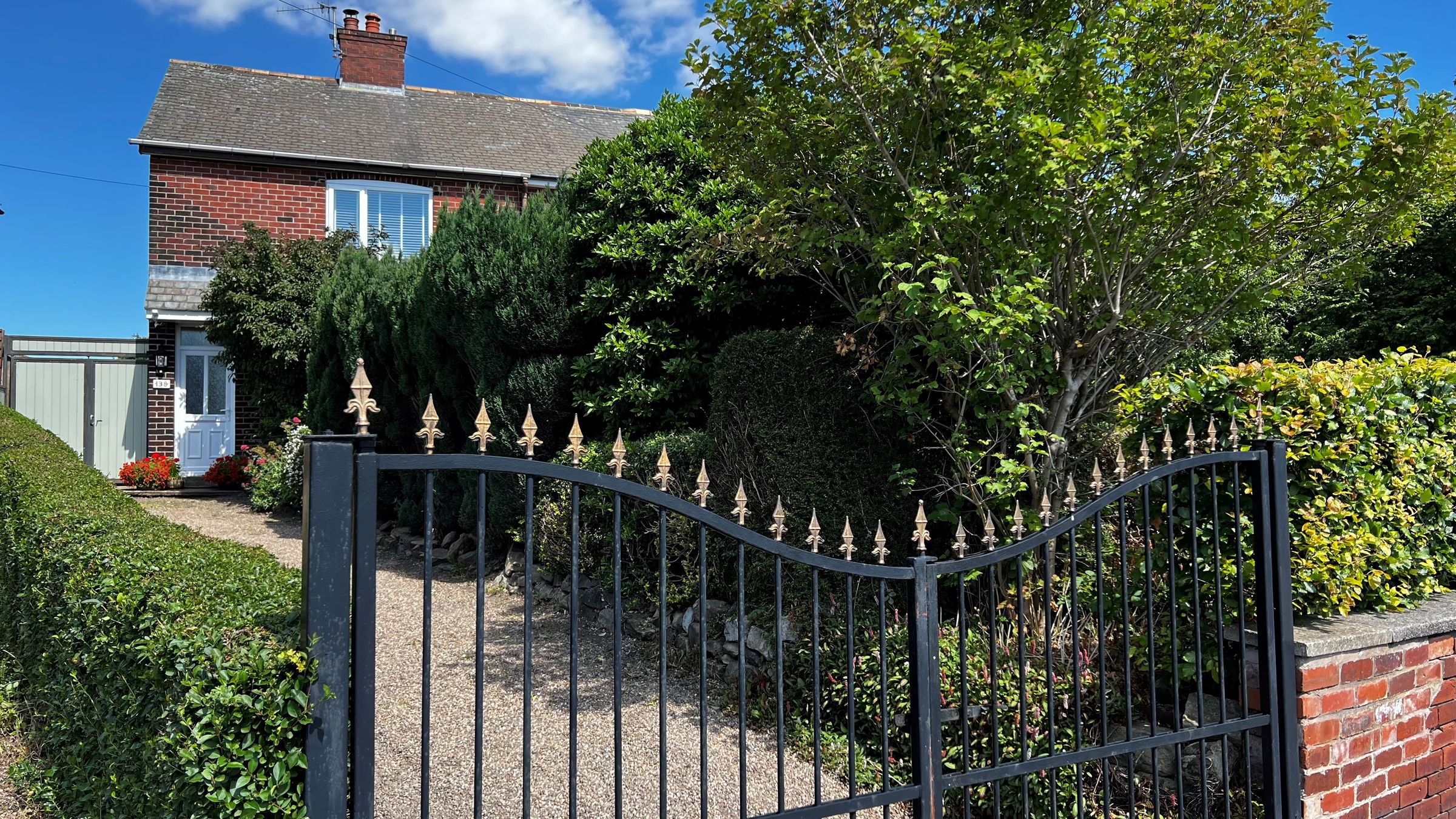 3 bed semidetached house for sale in Newbridge Lane, Old Whittington