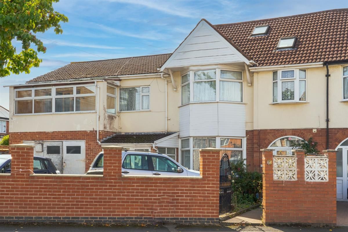 7 bed semidetached house for sale in Evington Drive, Leicester LE5