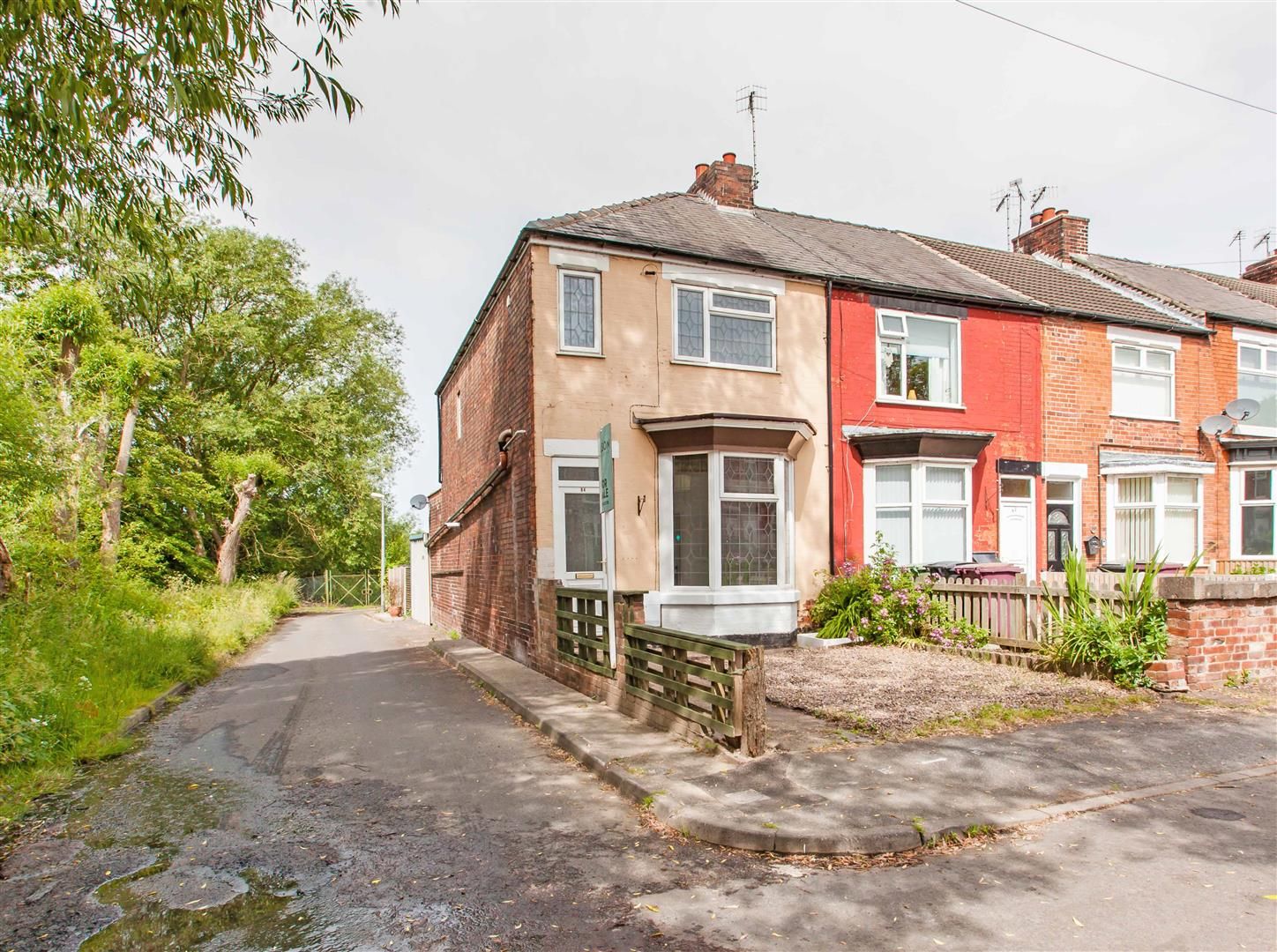 3 bed end terrace house for sale in Sutton Hall Road, Bolsover
