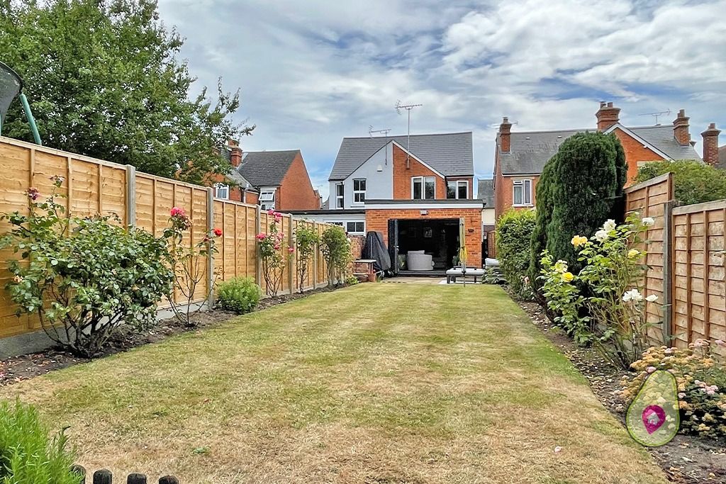 3 bed semidetached house for sale in Wescott Road, Wokingham, Berkshire RG40 Zoopla