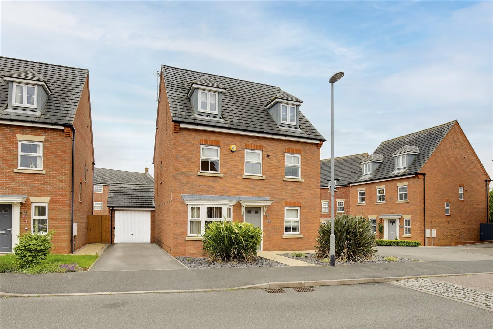 5 bed detached house for sale in Boxtree Avenue, Hucknall