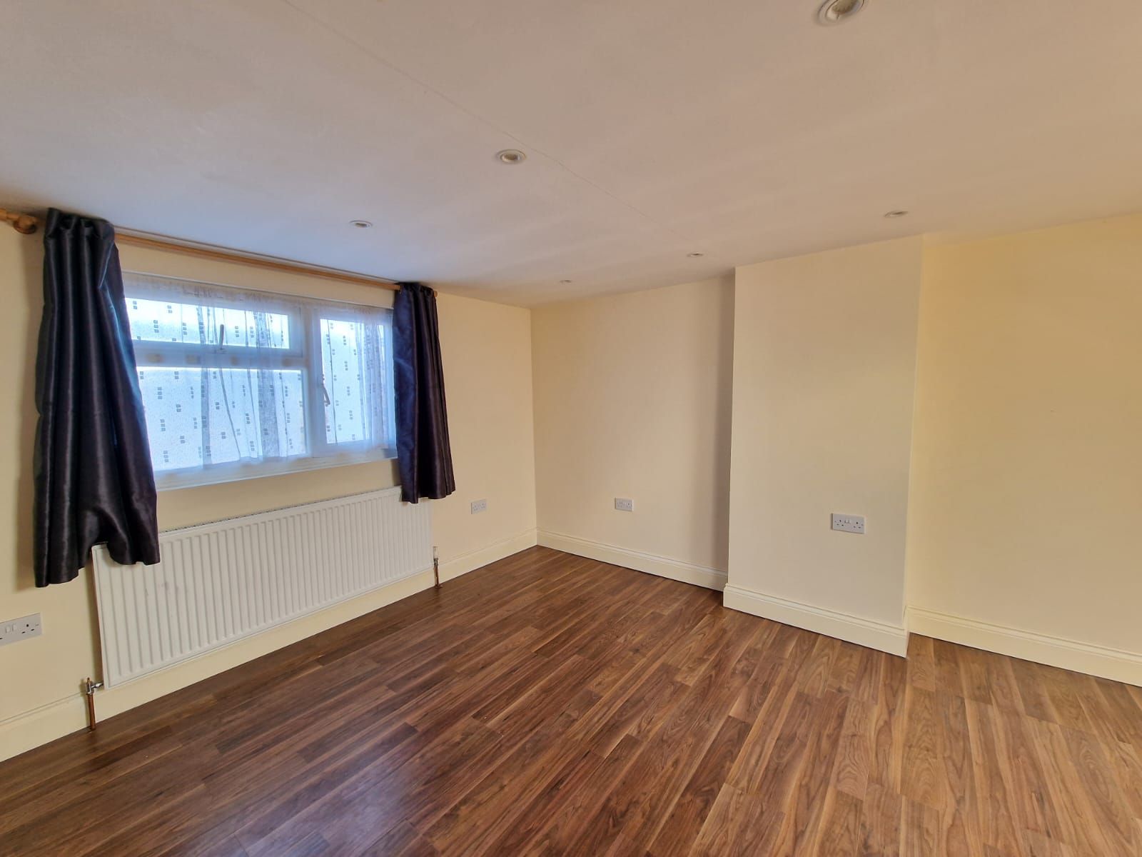 2 bed to rent in Sandringham Crescent, Harrow, London HA2