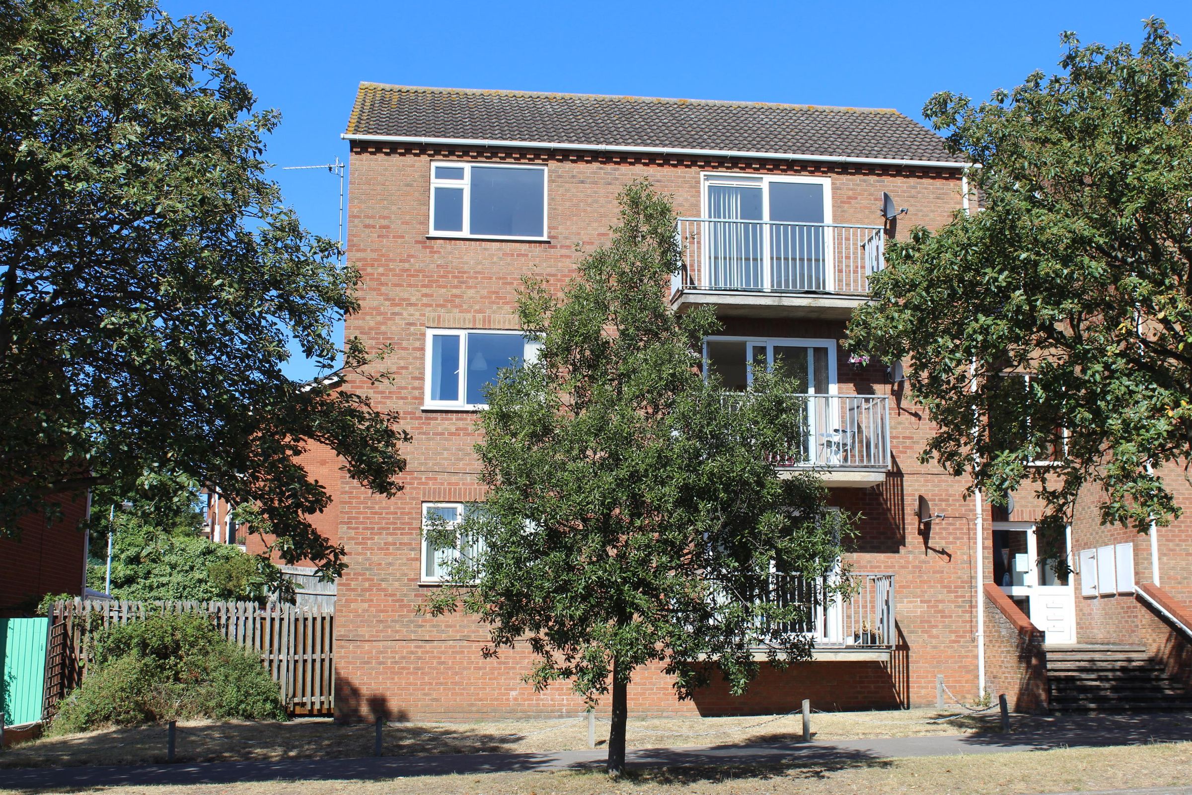 2 bed flat for sale in North Parade, Skegness, Lincs PE25 Zoopla