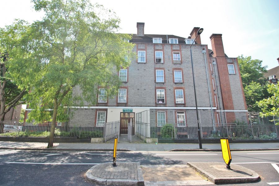 2 bed flat to rent in Kenbrook House, Leighton Road, Kentish Town NW5