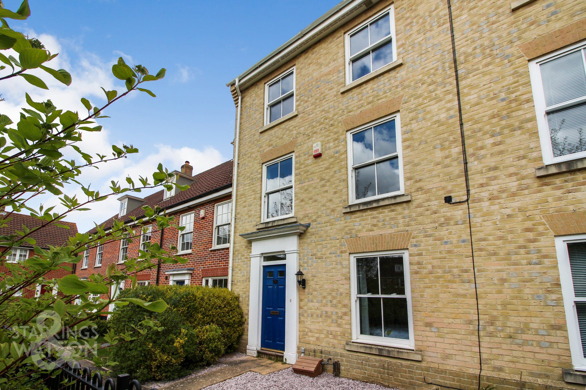 5 bed town house for sale in Bromedale Avenue, Mulbarton, Norwich NR14
