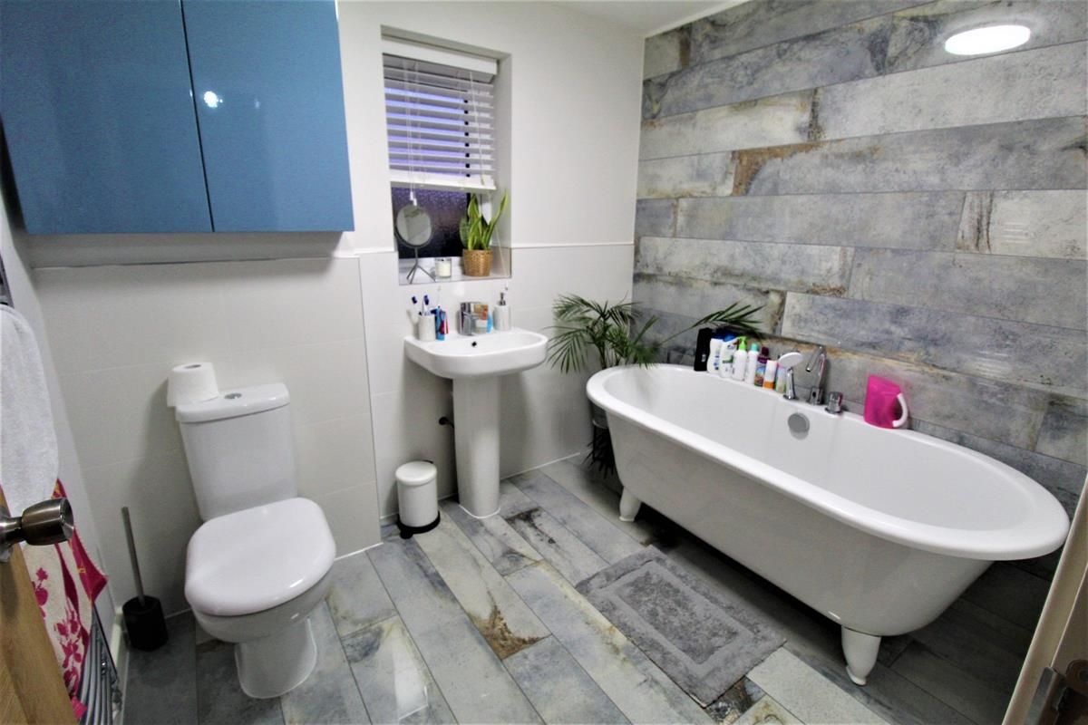 4 bed detached house to rent in Pintail Close, East Tilbury, Tilbury