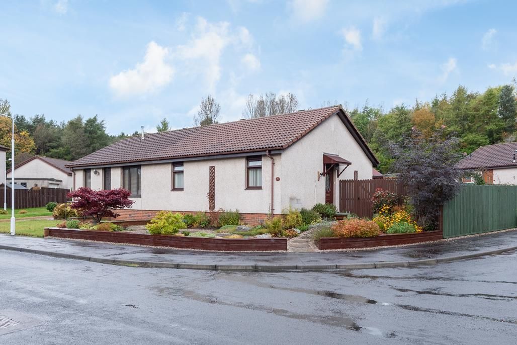2 bed semidetached bungalow for sale in Cedar Drive, Glenrothes KY7