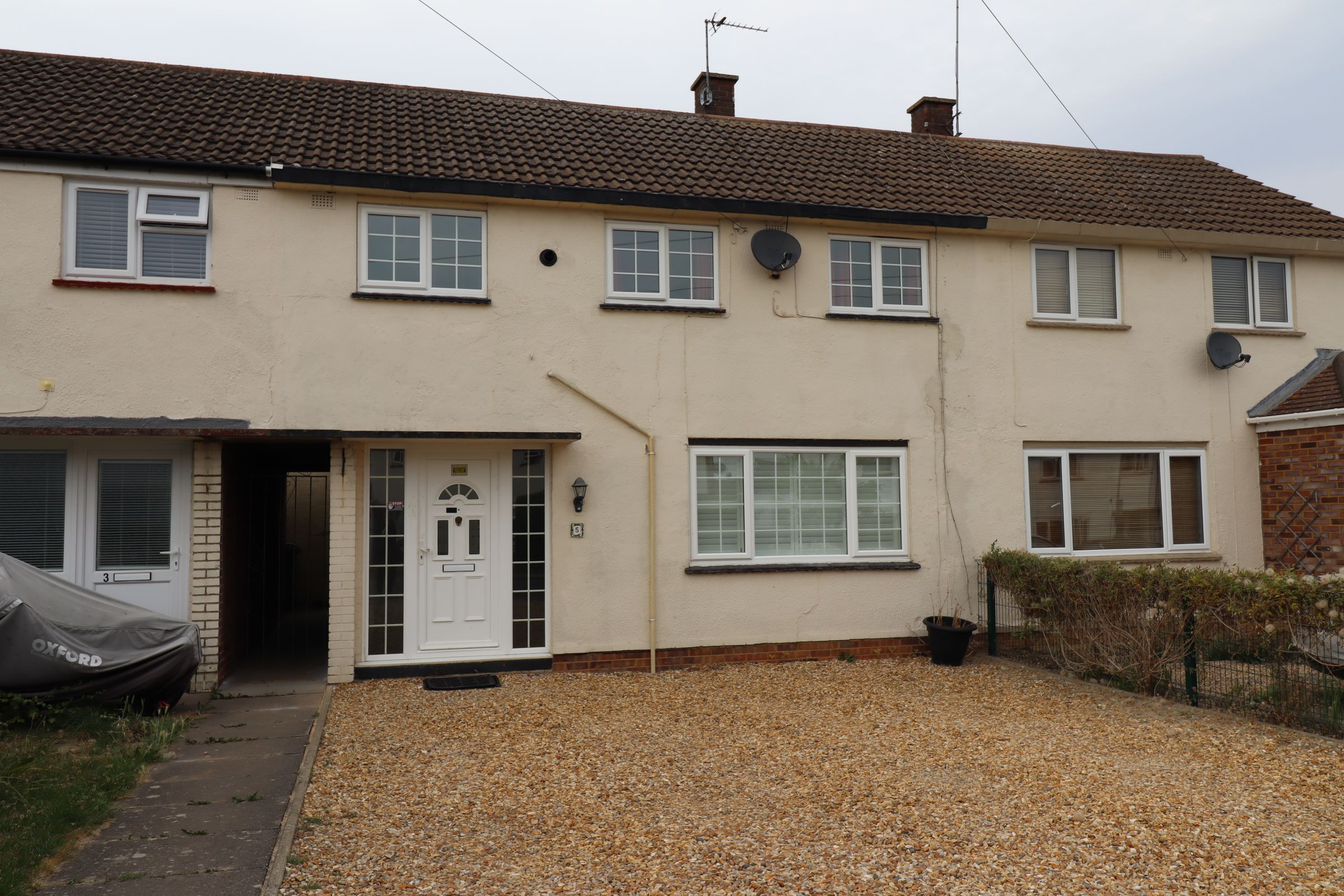 3 bed terraced house to rent in Lancaster Gate, Bletchley, Milton