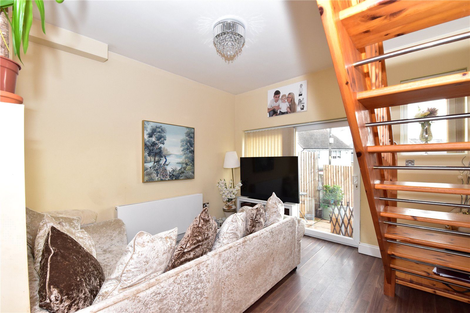 2 bed end terrace house for sale in Top Dartford Road, Hextable BR8