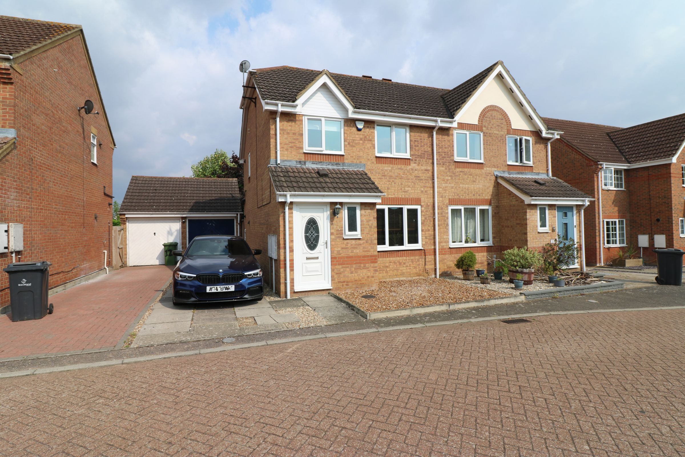 3 bed semidetached house to rent in Gorse Close, Scarning NR19 Zoopla