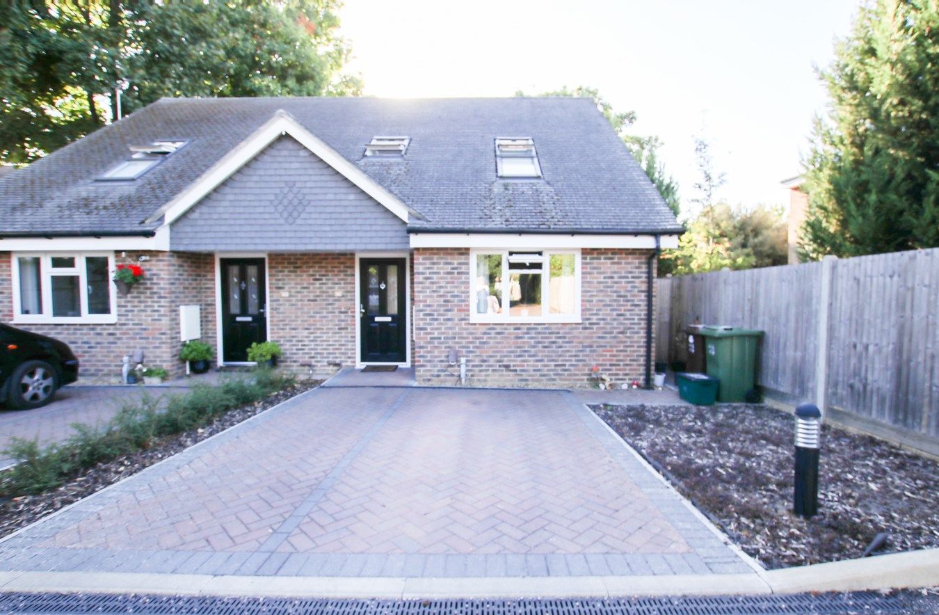 3 bed semidetached house to rent in Stanley Road, Carshalton SM5 Zoopla