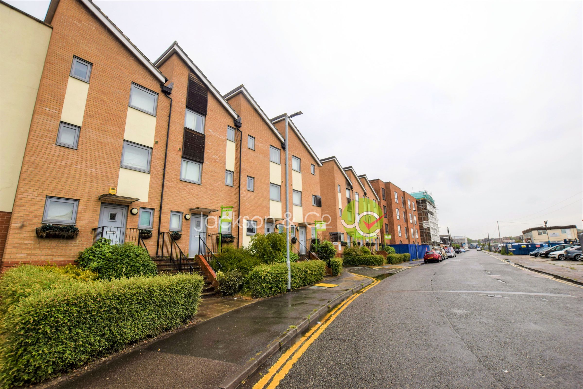 3 bed town house to rent in Hawkins Road, Colchester CO2 Zoopla