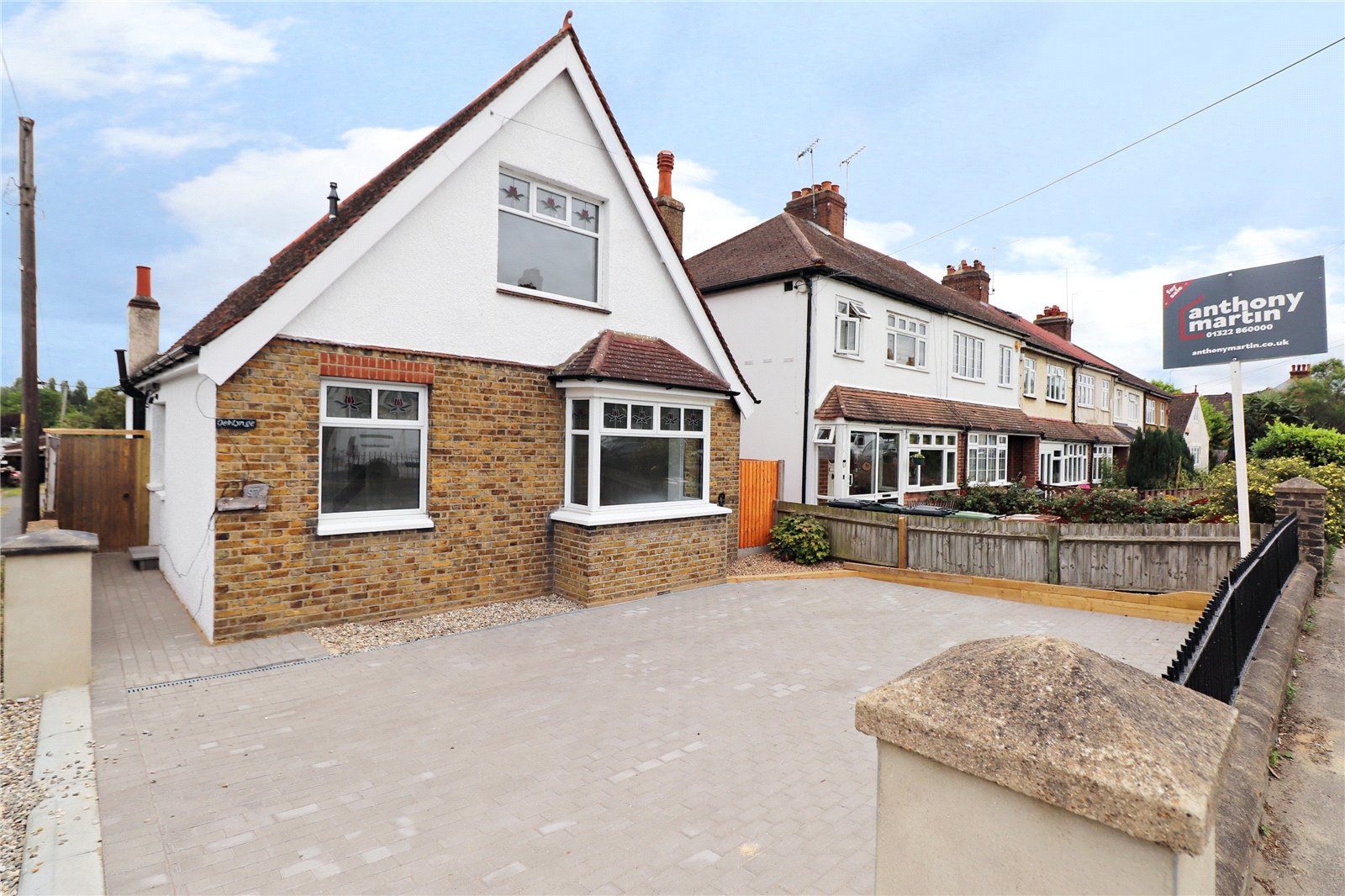 3 bed detached house for sale in Main Road, Sutton At Hone, Dartford