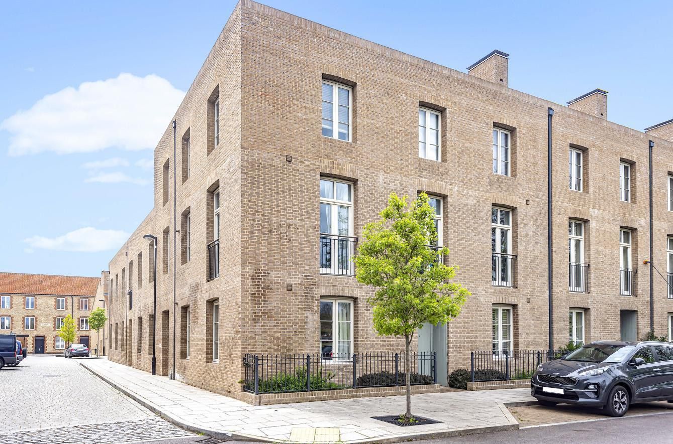 Whistler Avenue, Chichester PO19  