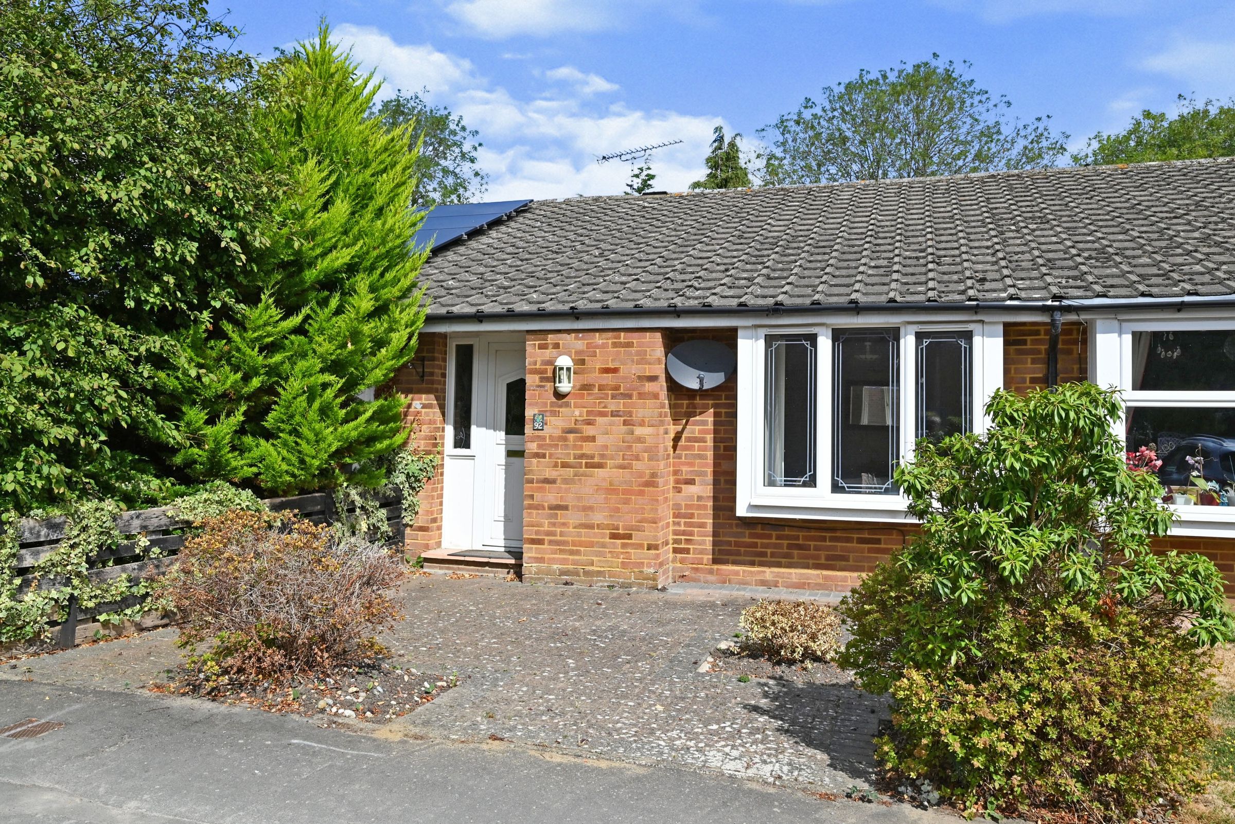 2 bed bungalow for sale in Knightswood, Bracknell RG12 Zoopla