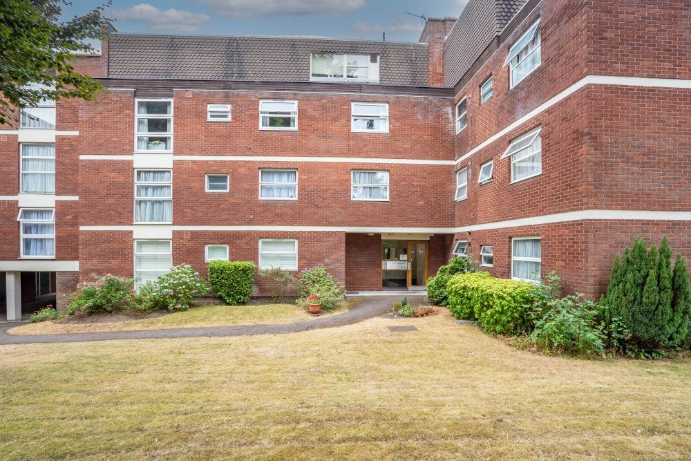 3 bed flat for sale in The Chequers, West End Lane, Pinner HA5 Zoopla