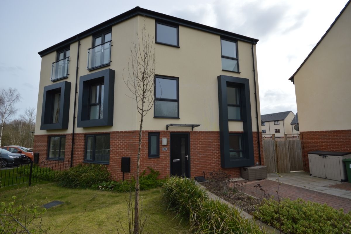 5 bed detached house to rent in Jockey Road, Donnington, Telford