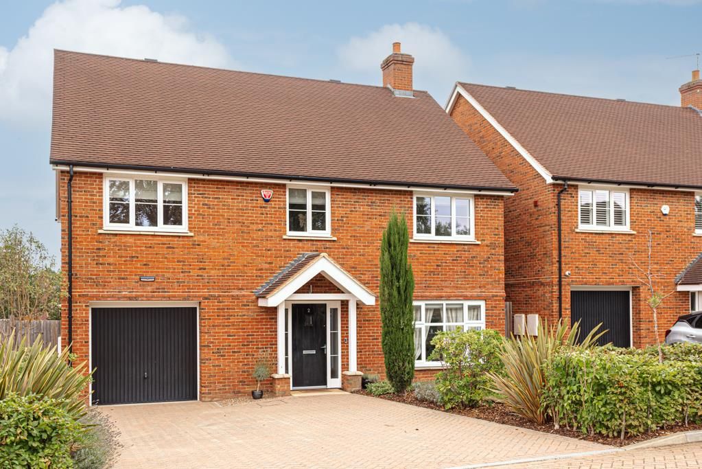 4 bed detached house for sale in Skylark Close, Epsom KT17 Zoopla