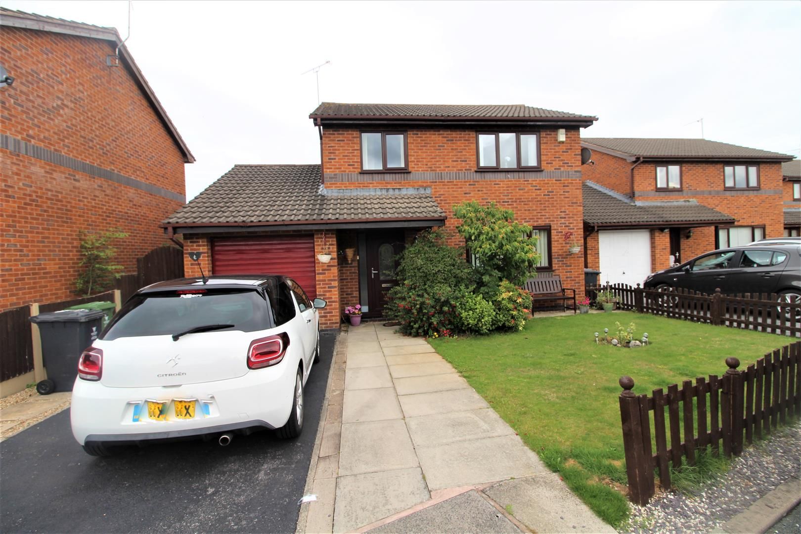 3 bed detached house for sale in Lower Mill Drive, New Broughton