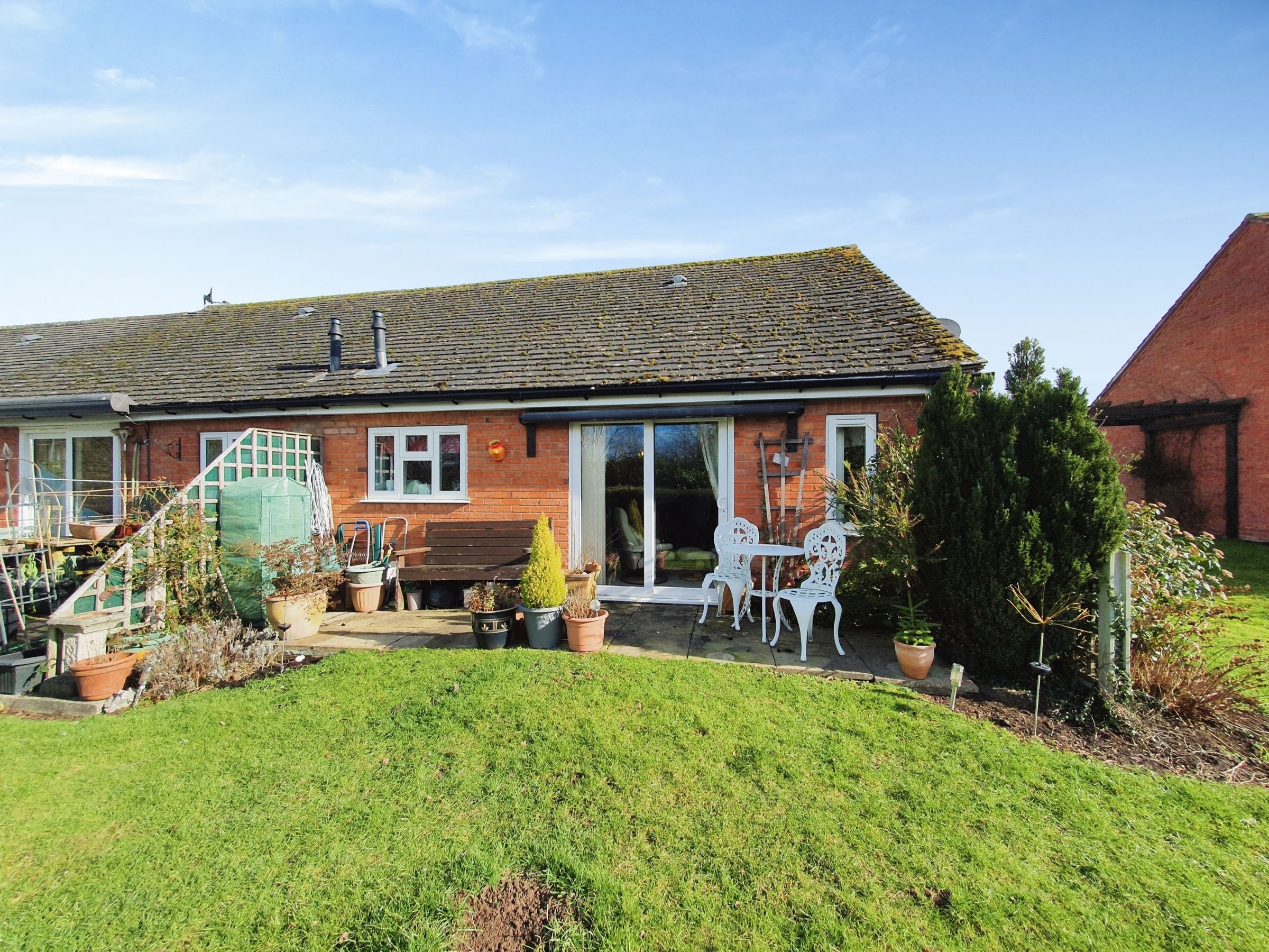 2 bed terraced bungalow for sale in Wallis Close, Thurcaston LE7 Zoopla