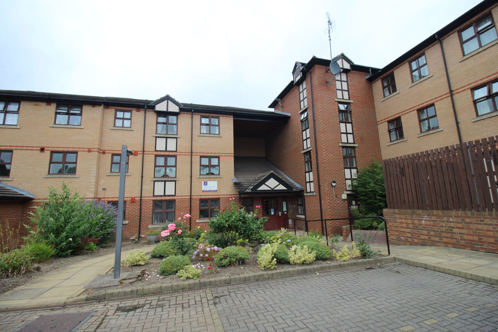 1 bed flat to rent in High Moor Court, Cowgate, Newcastle Upon Tyne NE5