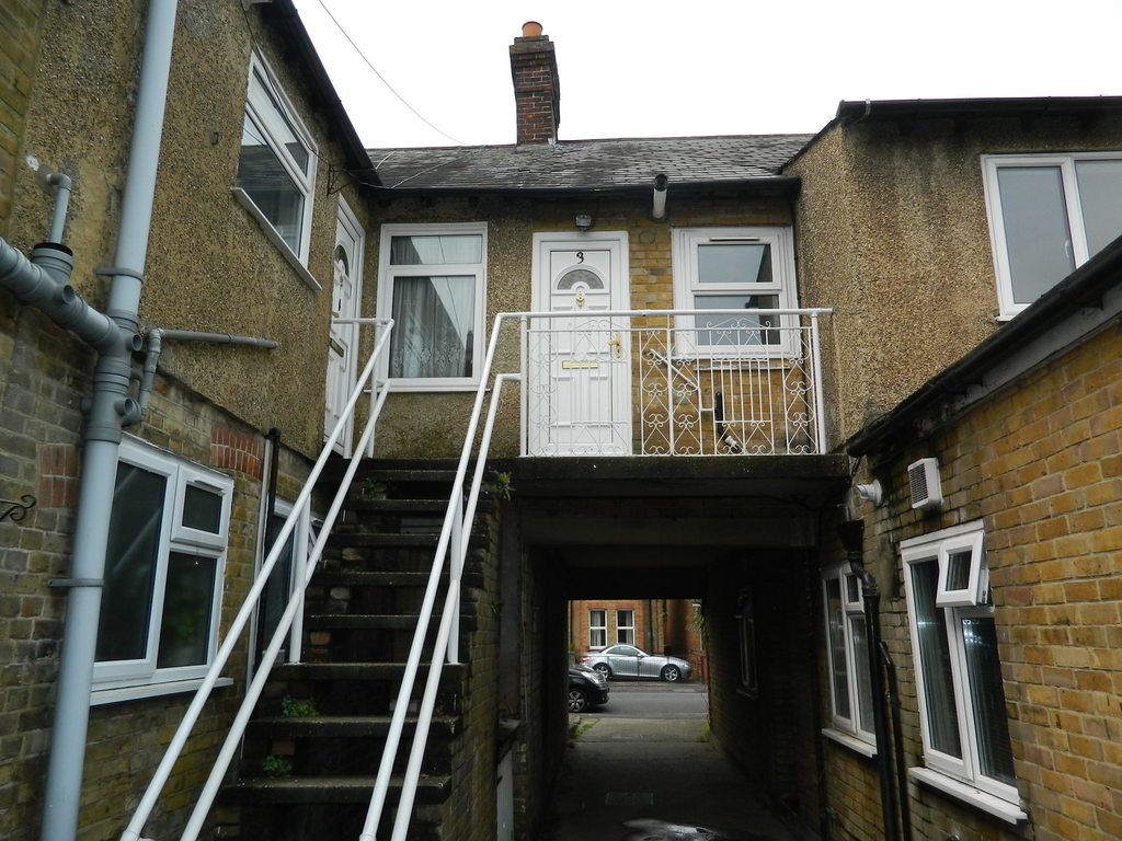 2 bed for sale in Alton Place, Willoughby Road, Langley, Berkshire SL3 Zoopla