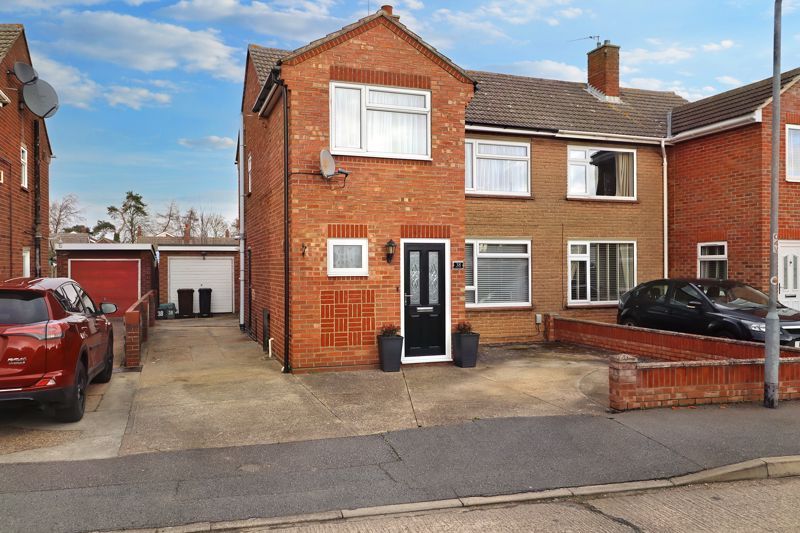3 bed property for sale in Gorse Way, Colchester CO3 Zoopla