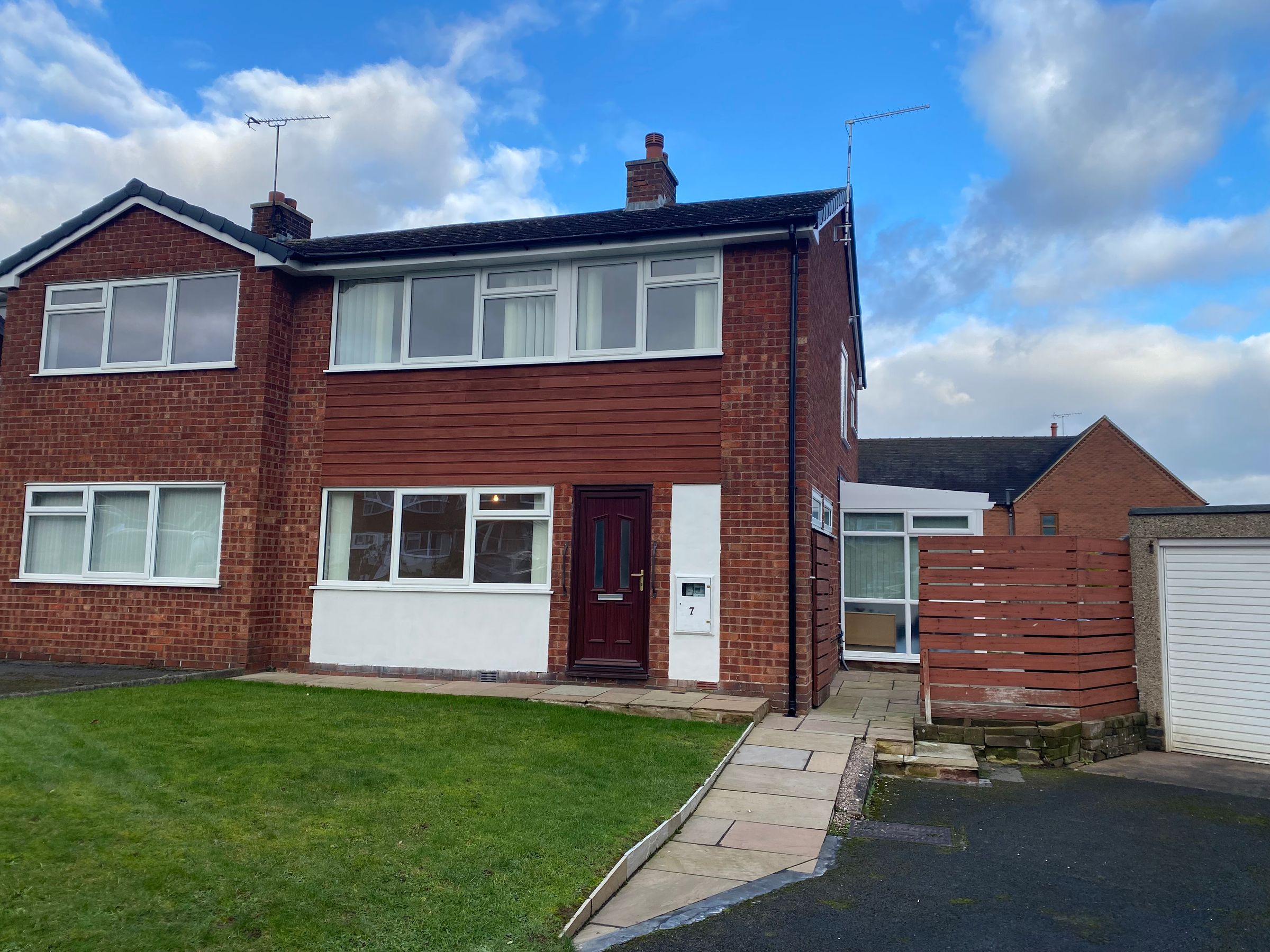 3 bed semidetached house to rent in St. Chads Close, Denstone