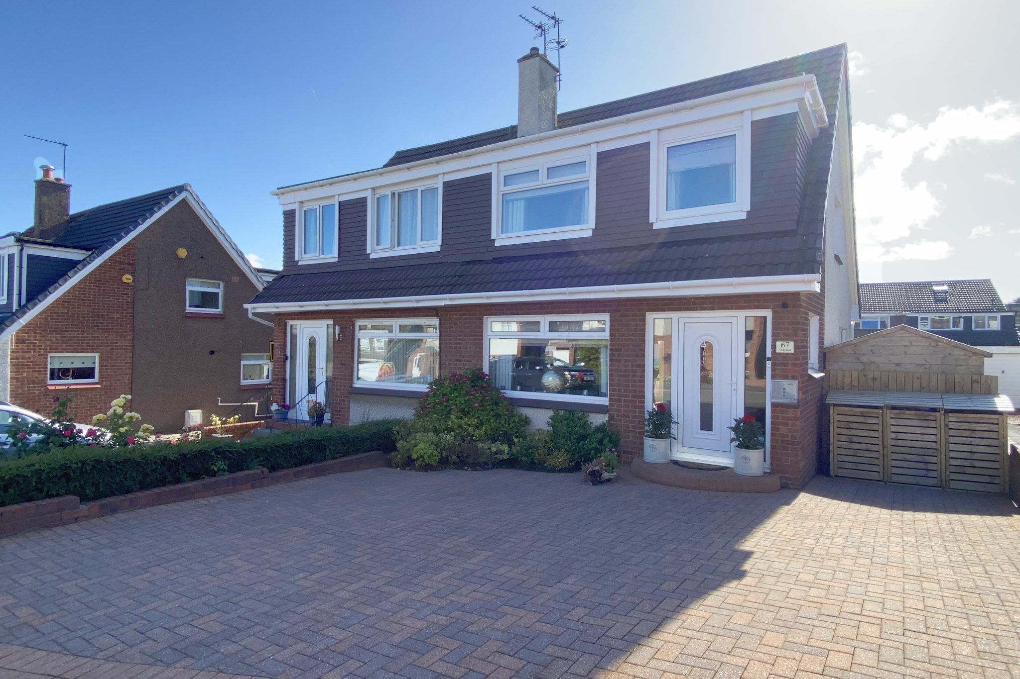 3 bed semidetached house for sale in Glenhead Crescent, Hardgate