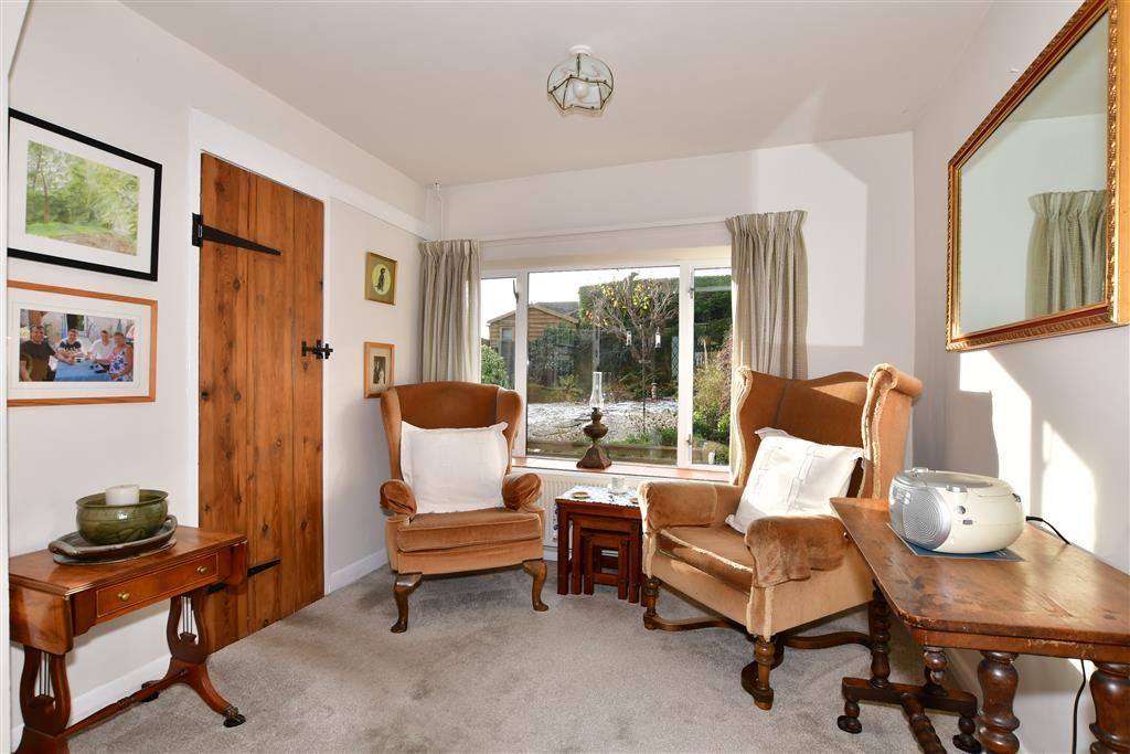 3 bed end terrace house for sale in The Street, Eythorne, Dover, Kent