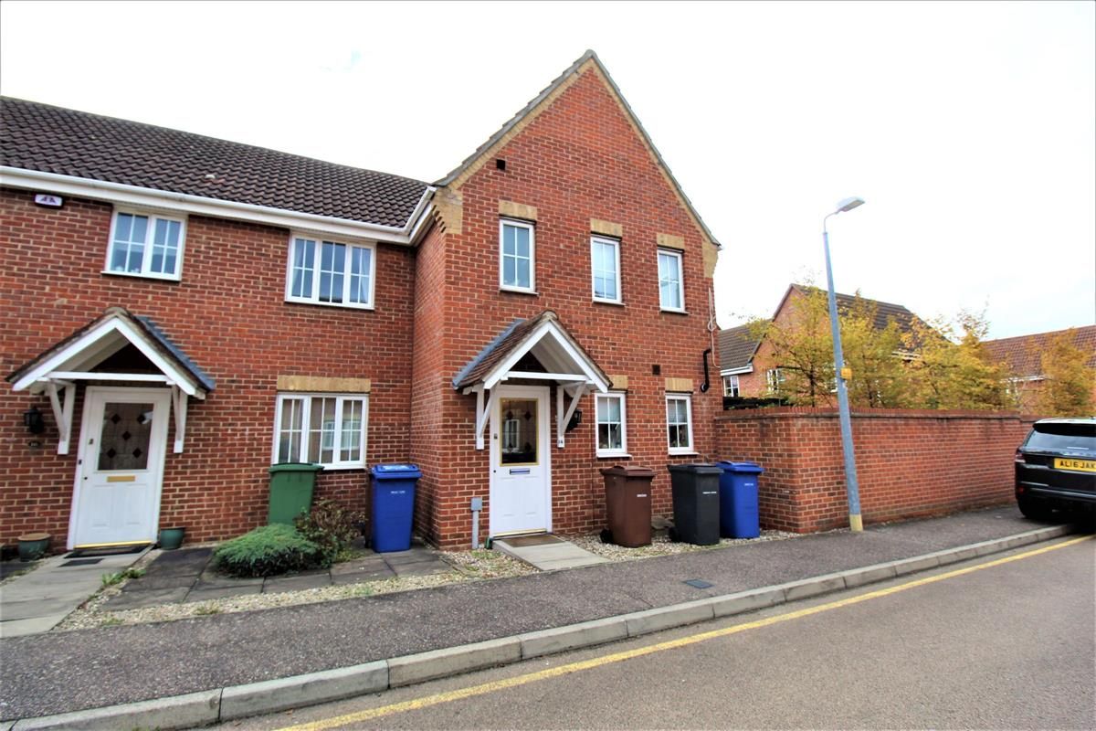 3 bed semidetached house to rent in Lennox Close, Chafford Hundred, Grays RM16 Zoopla