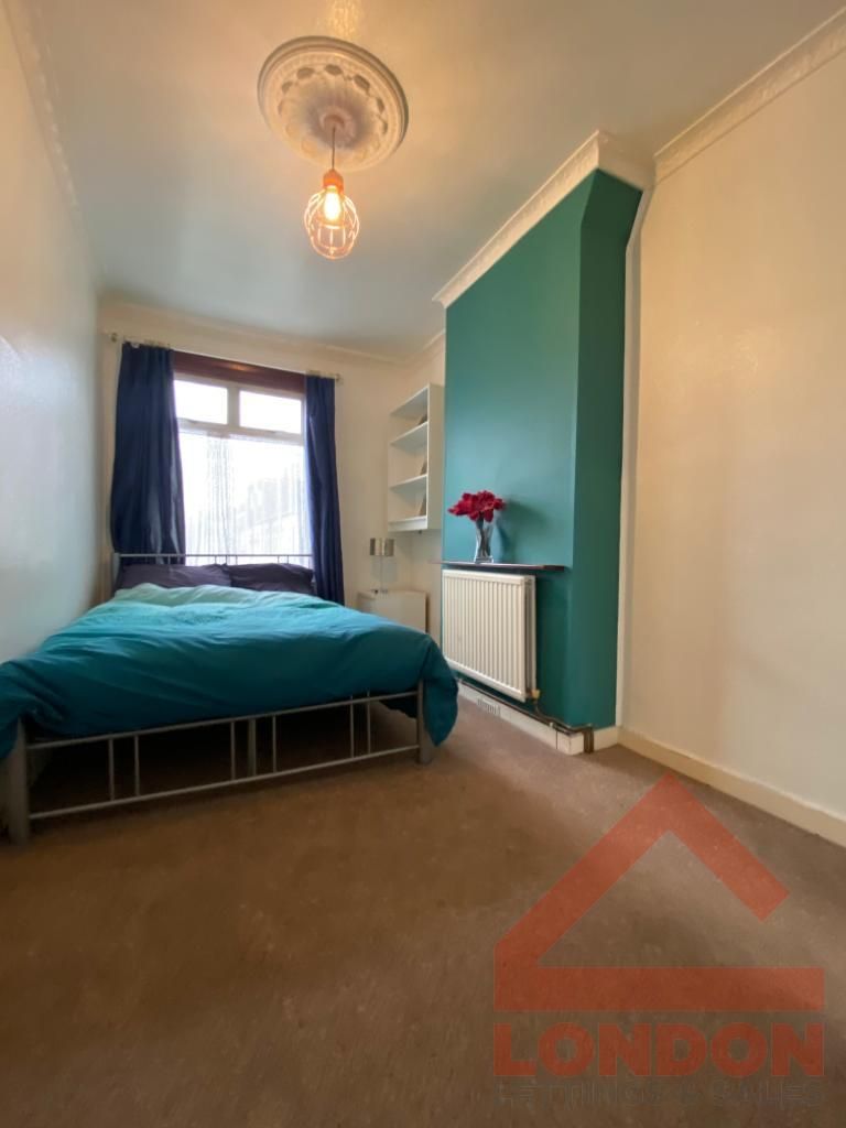 2 bed shared to rent in Macclesfield Road, London SE25