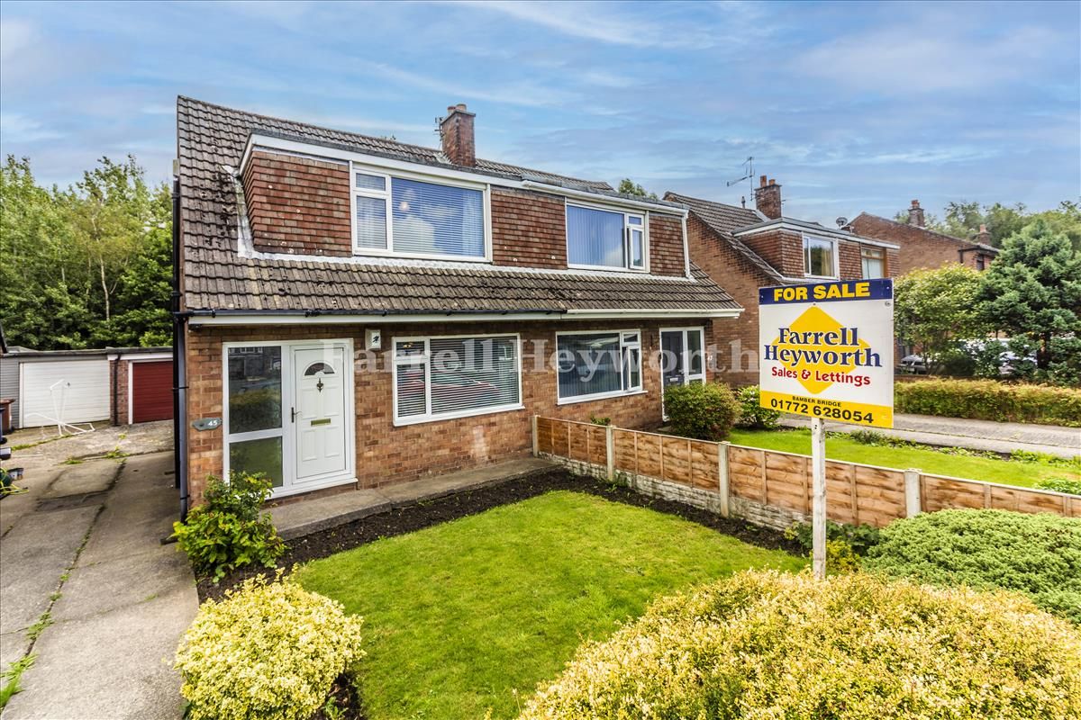 3 bed property for sale in Langden Crescent, Preston PR5 Zoopla