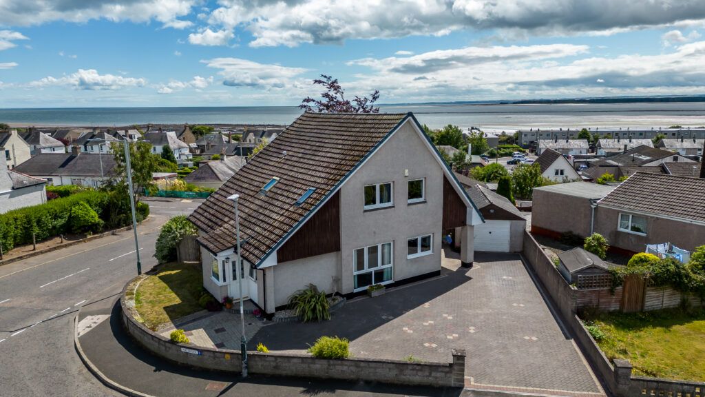 4 bed detached house for sale in Waterside, Monifieth, Dundee DD5 Zoopla