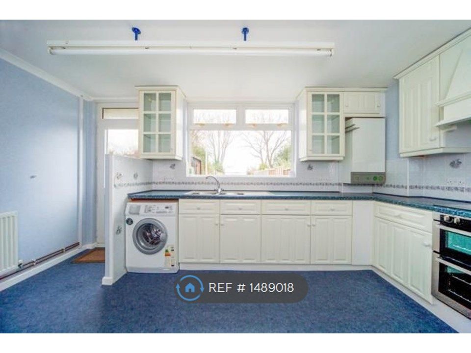 4 bed semidetached house to rent in Ham Park Road, London E7 Zoopla