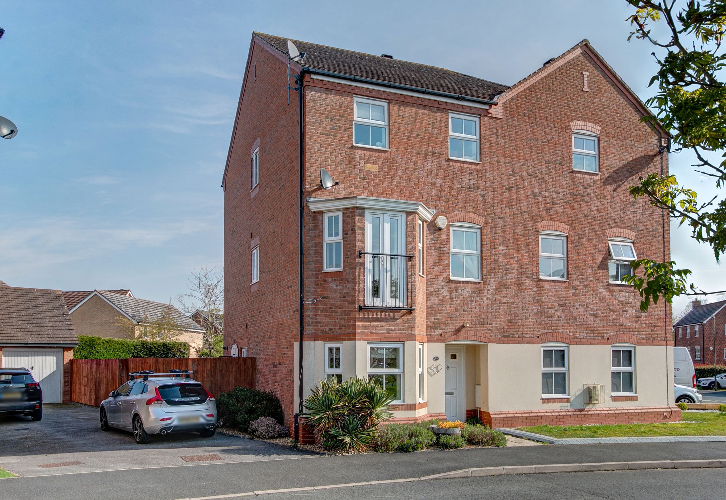 4 bed semidetached house for sale in Compass Way, Breme Park