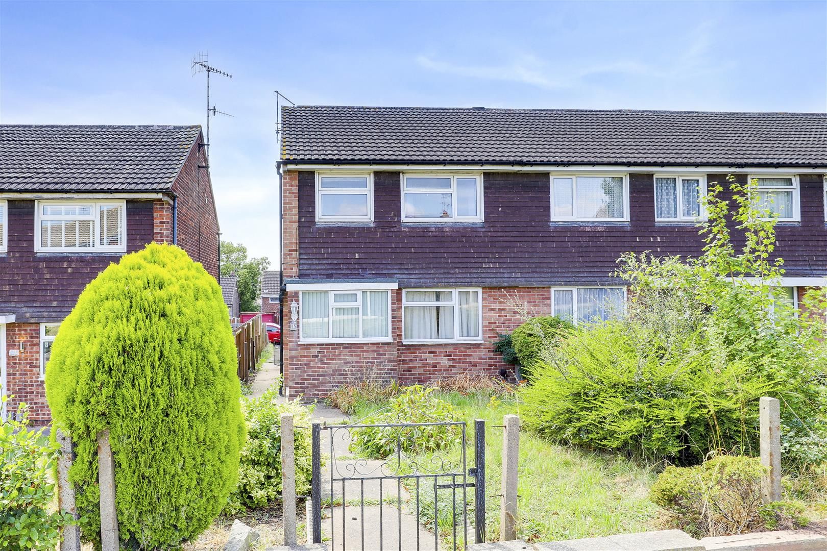 3 bed end terrace house for sale in Graveney Gardens, Arnold