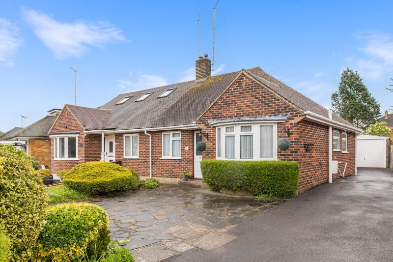 2 bed semidetached bungalow for sale in Cootes Avenue, Horsham, West