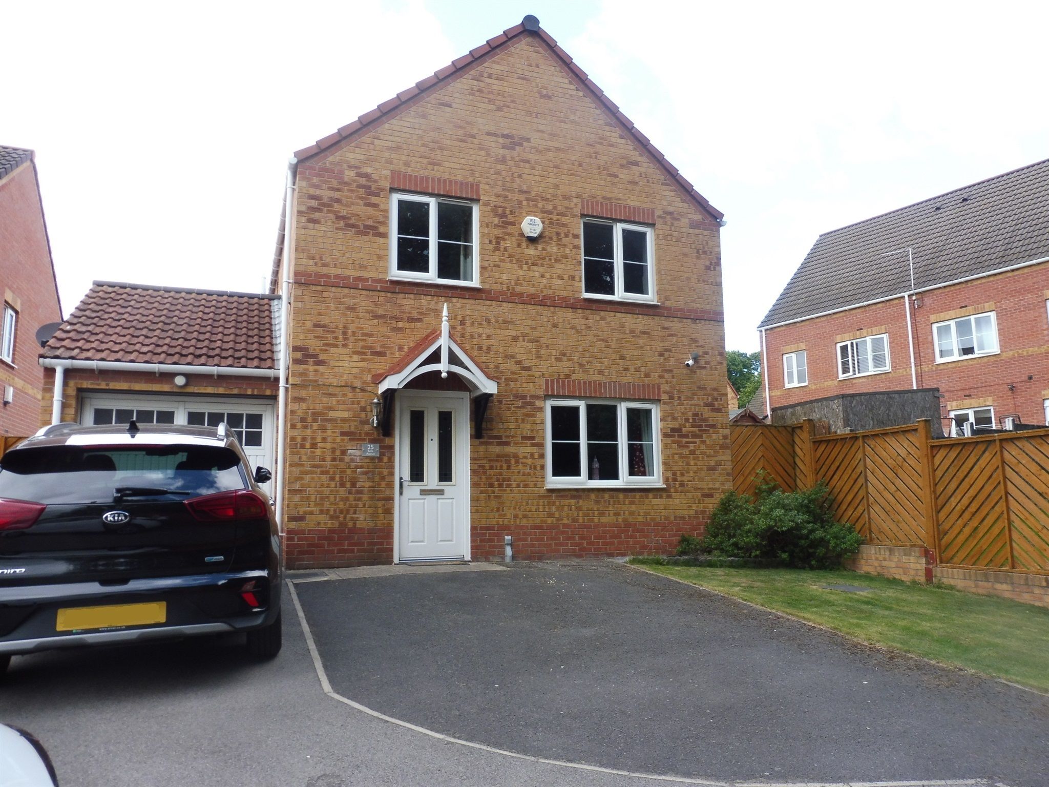 4 bed detached house for sale in Bella Avenue, Goldthorpe, Rotherham