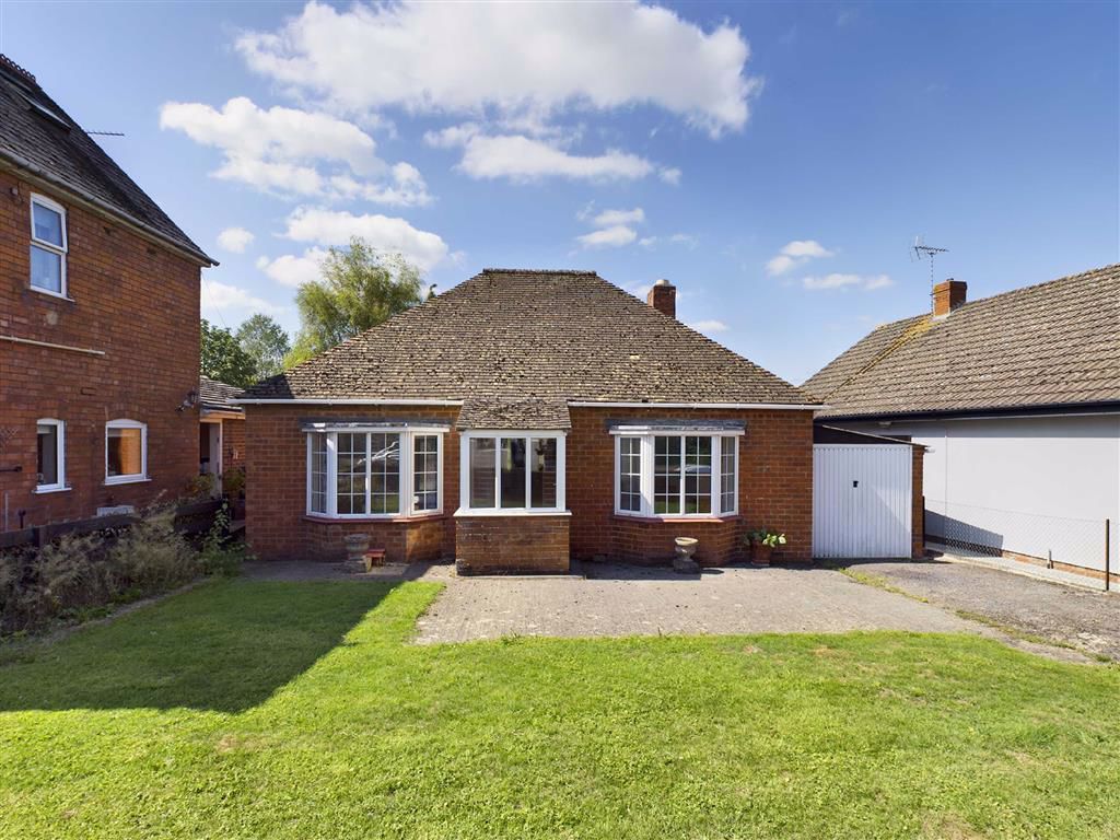 2 bed bungalow for sale in Gloucester Road, Stonehouse GL10 Zoopla