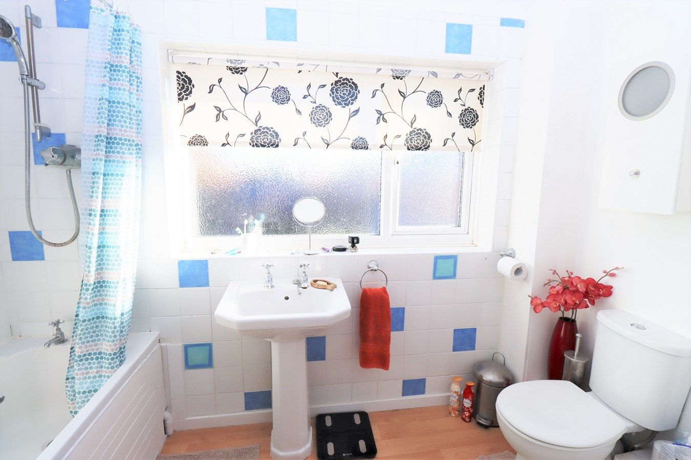 3 bed semidetached house for sale in Lakeside Gardens, Farnborough