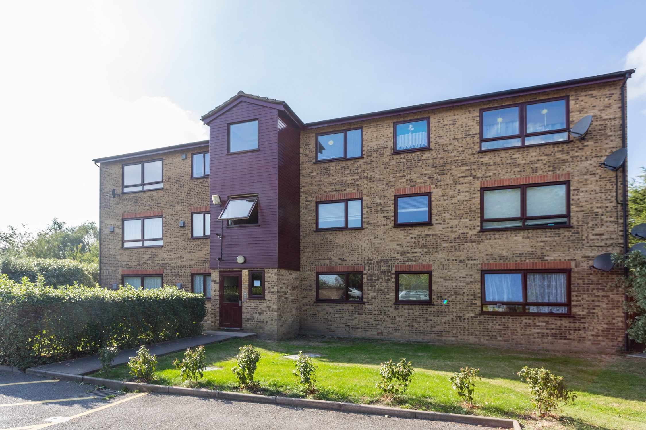 2 bed flat to rent in Essex Road, Chadwell Heath, Romford RM6 Zoopla