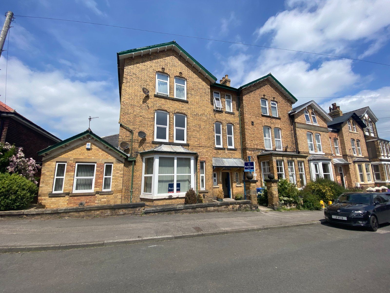 3 bed flat for sale in 7 Springhill Road, Scarborough, North Yorkshire